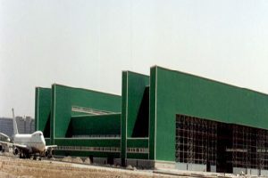 نصب اسکلت فلزی چند منظوره آشیانه هواپیمایی بوئینگ ۷۴۷ فرودگاه مهرآباد تهران
